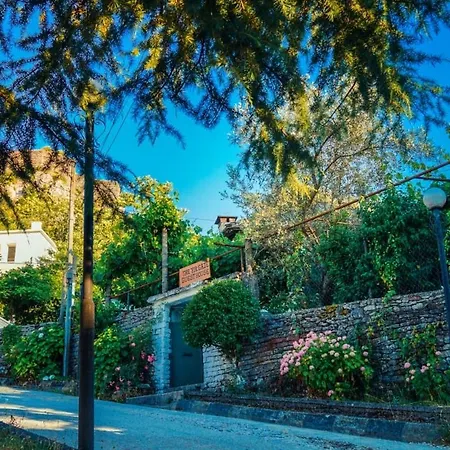 Guest house Flora's 'the Fir Gate' Gjirokaster