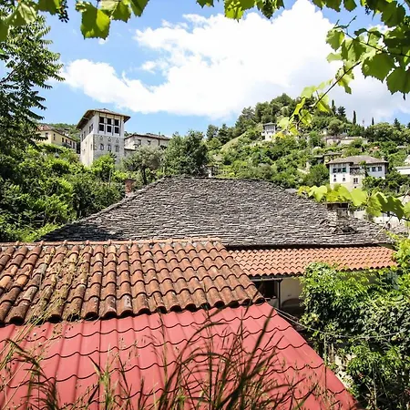 Flora's 'the Fir Gate' Gasthuis 3*