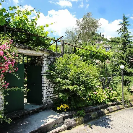 Flora's 'the Fir Gate' * Gjirokaster
