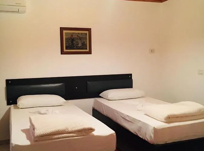 Flora's 'the Fir Gate' 3* Гирокастра